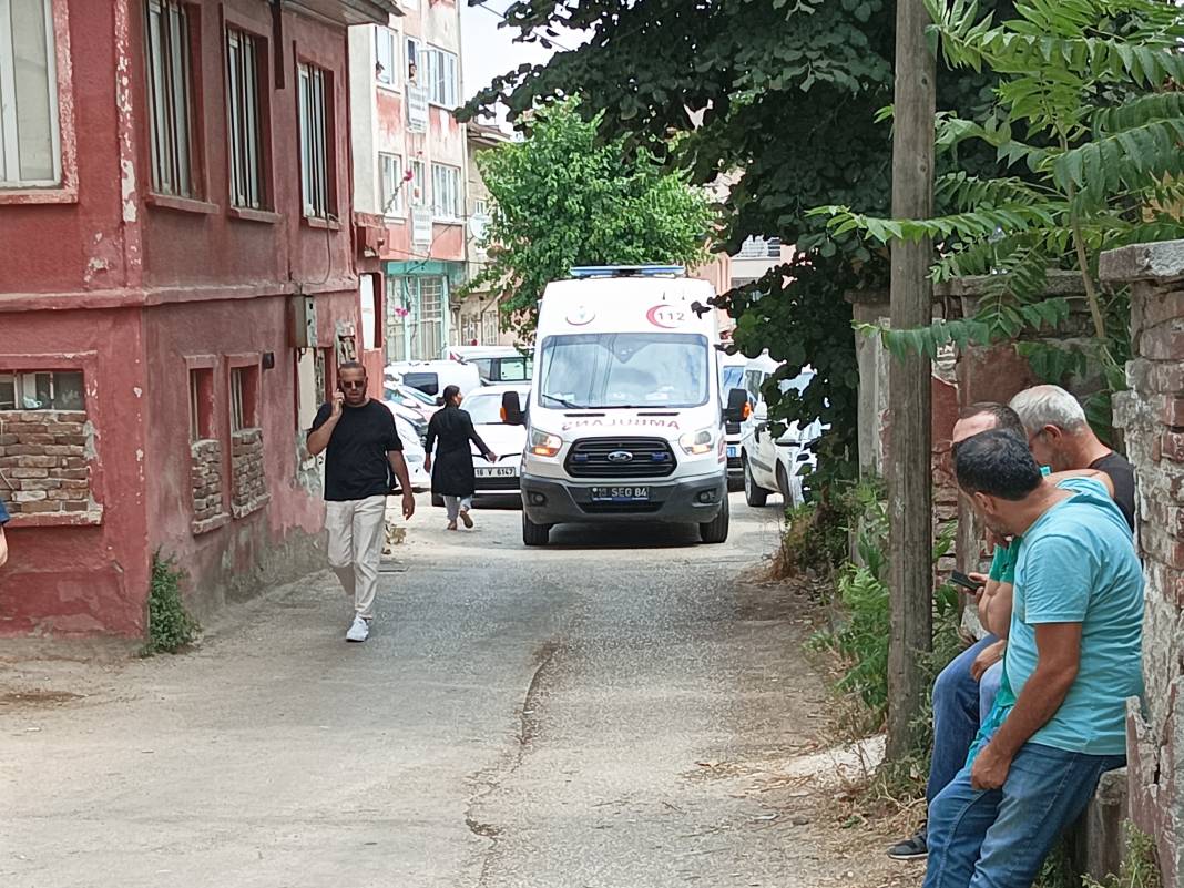 Evine gelen polisi bıçakladı, “Ben peygamberim” dedi 6